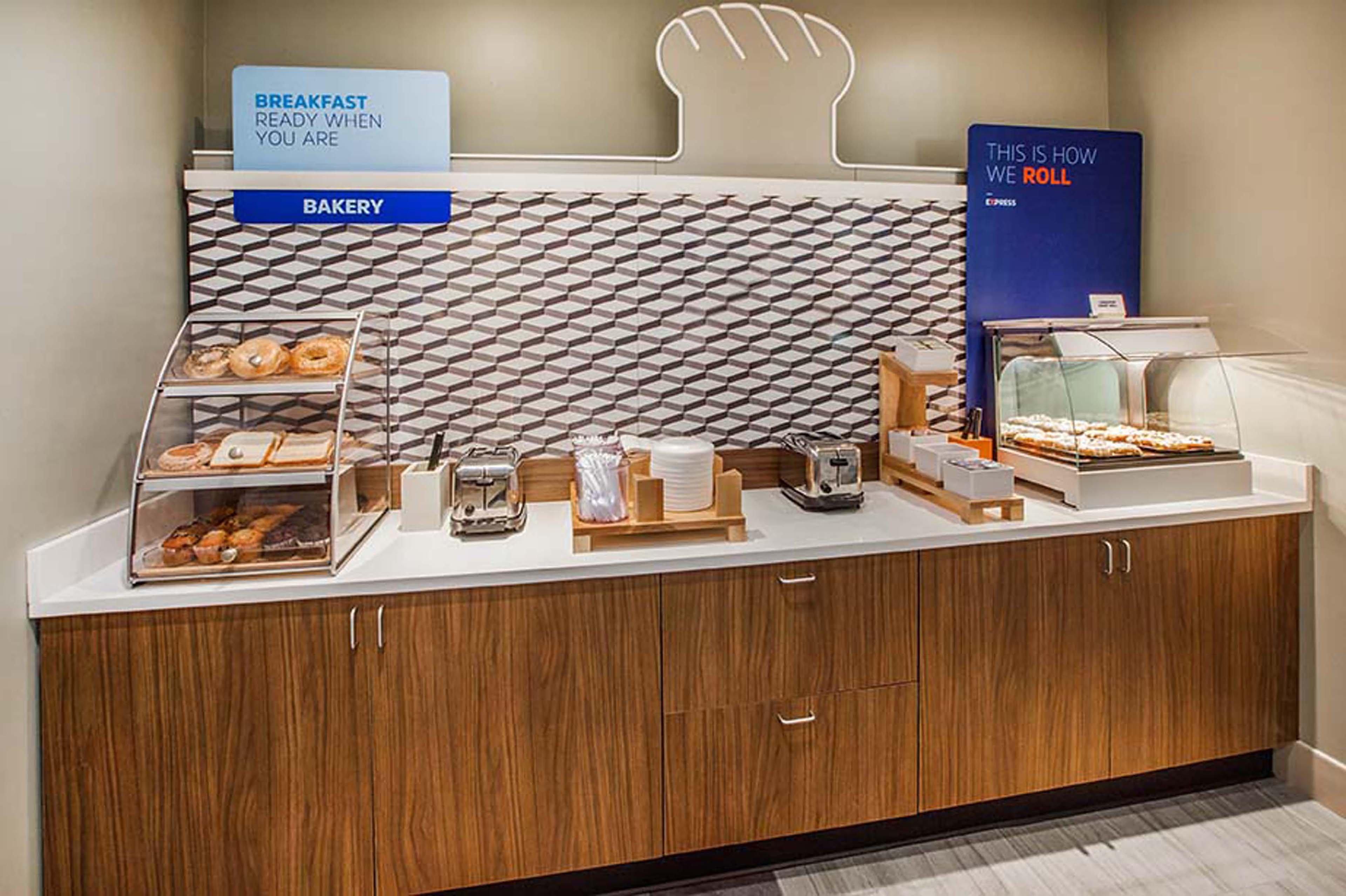 Holiday Inn Express Hotel & Suites San Antonio - Rivercenter Area By Ihg Екстериор снимка